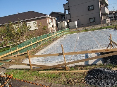 地盤防湿シート.jpg
