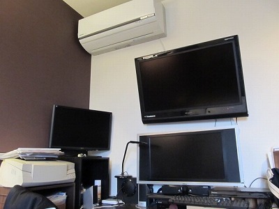 寝室テレビとPC.jpg