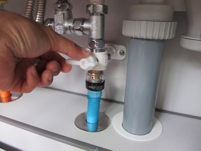 止水栓を閉じる.jpg